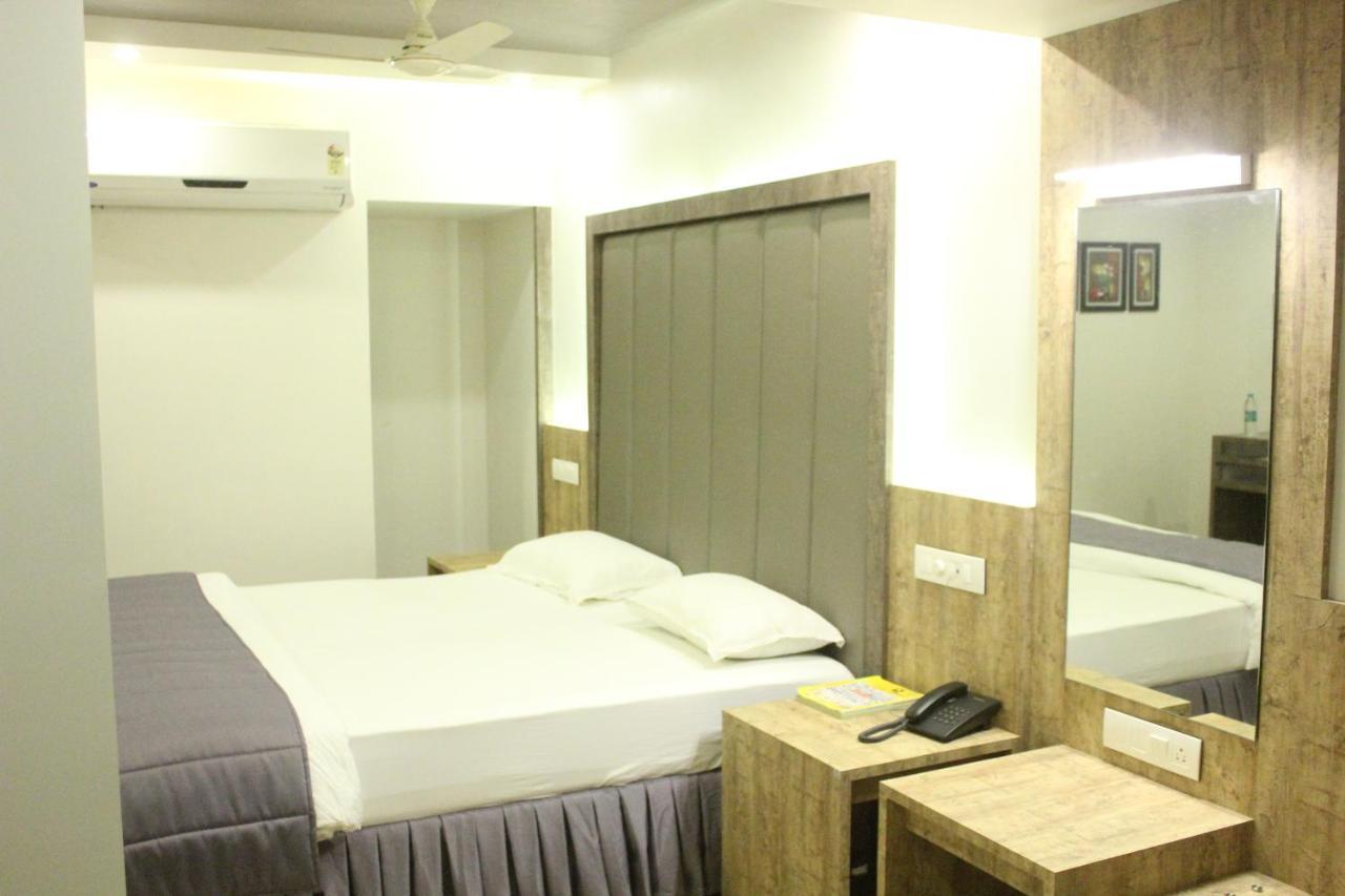 Hotel Nimantran Navi Mumbai Exterior foto