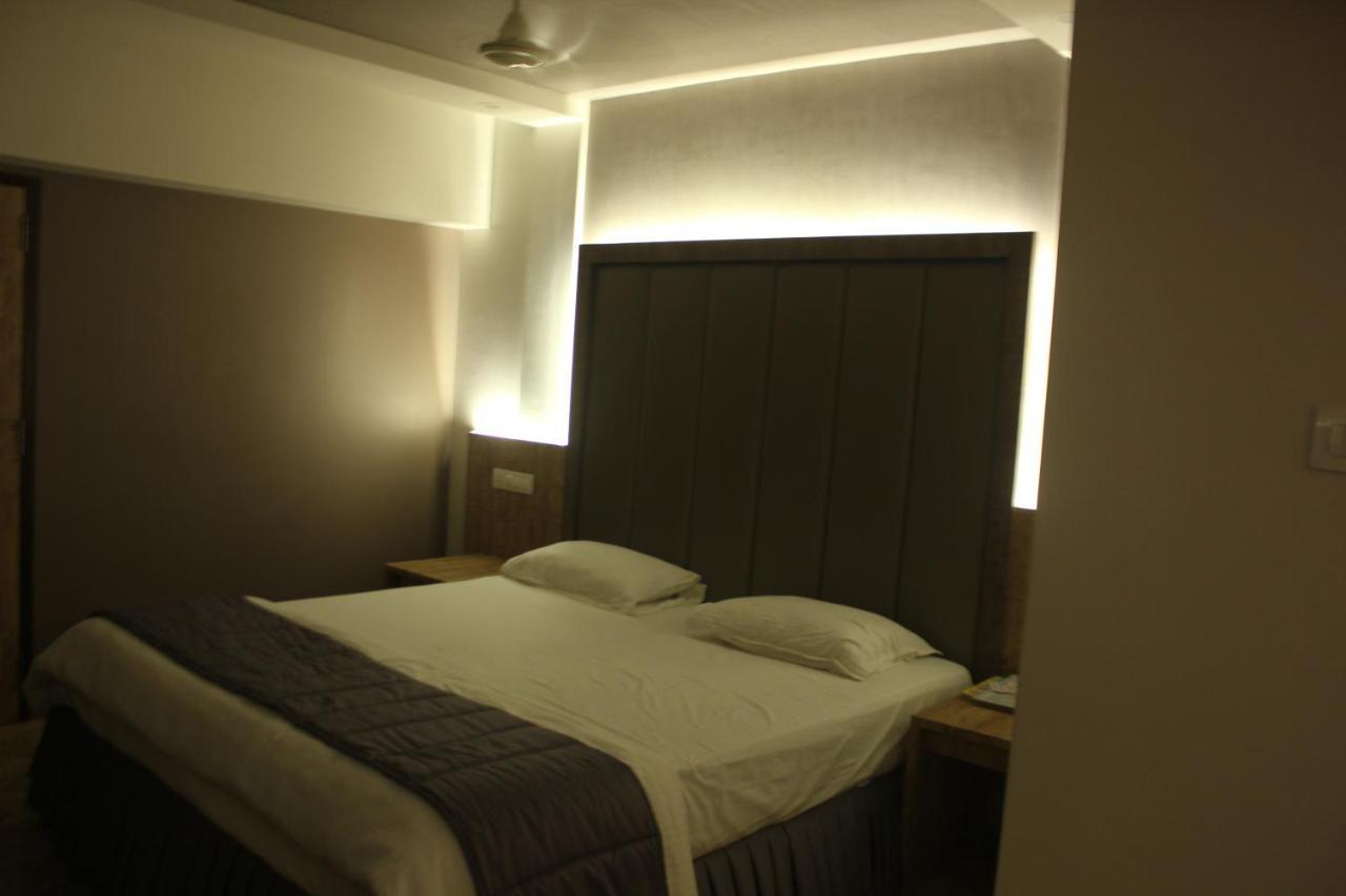 Hotel Nimantran Navi Mumbai Exterior foto