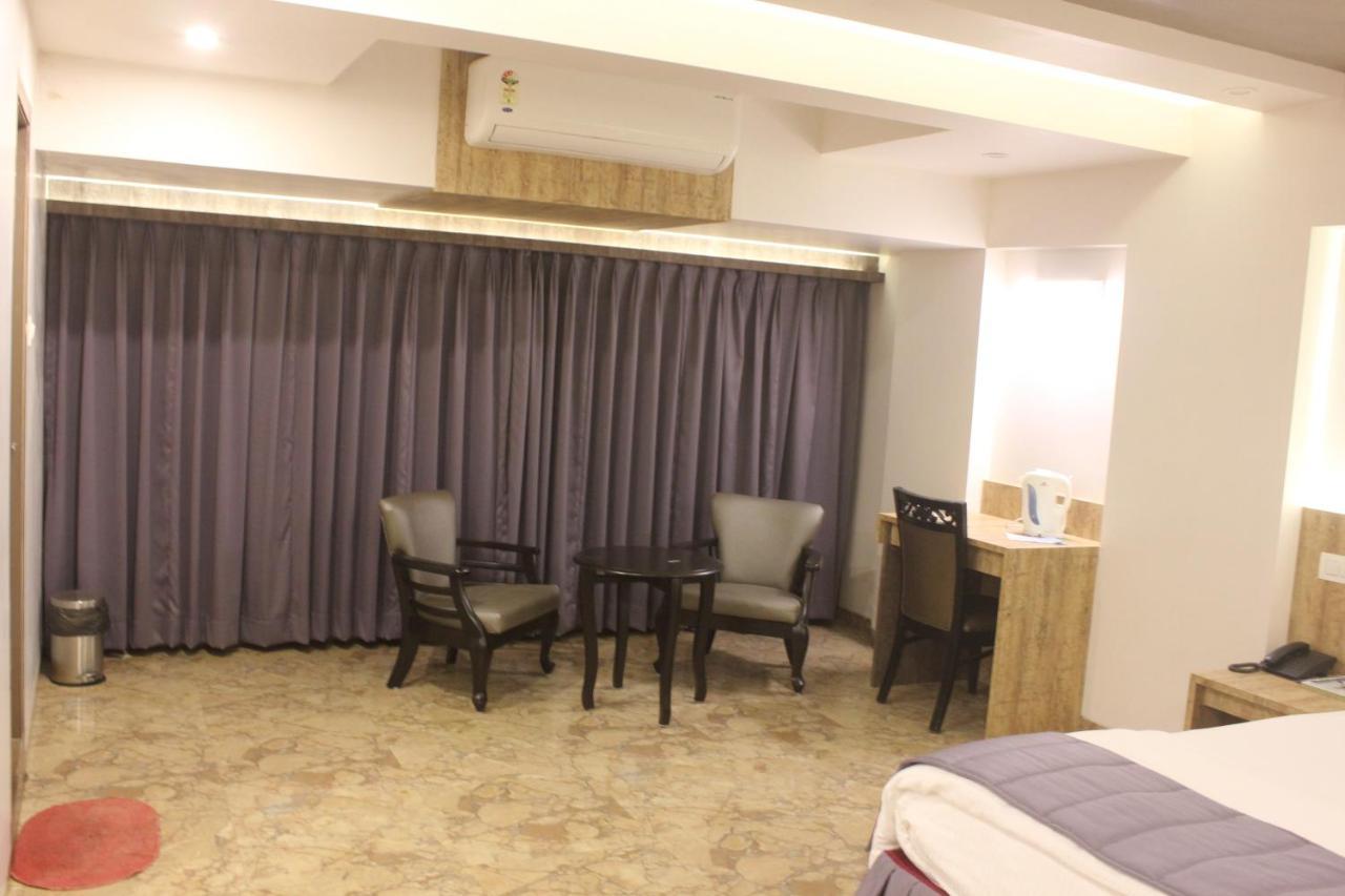 Hotel Nimantran Navi Mumbai Exterior foto