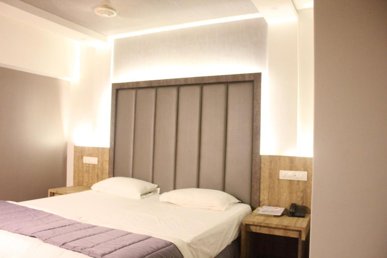 Hotel Nimantran Navi Mumbai Exterior foto